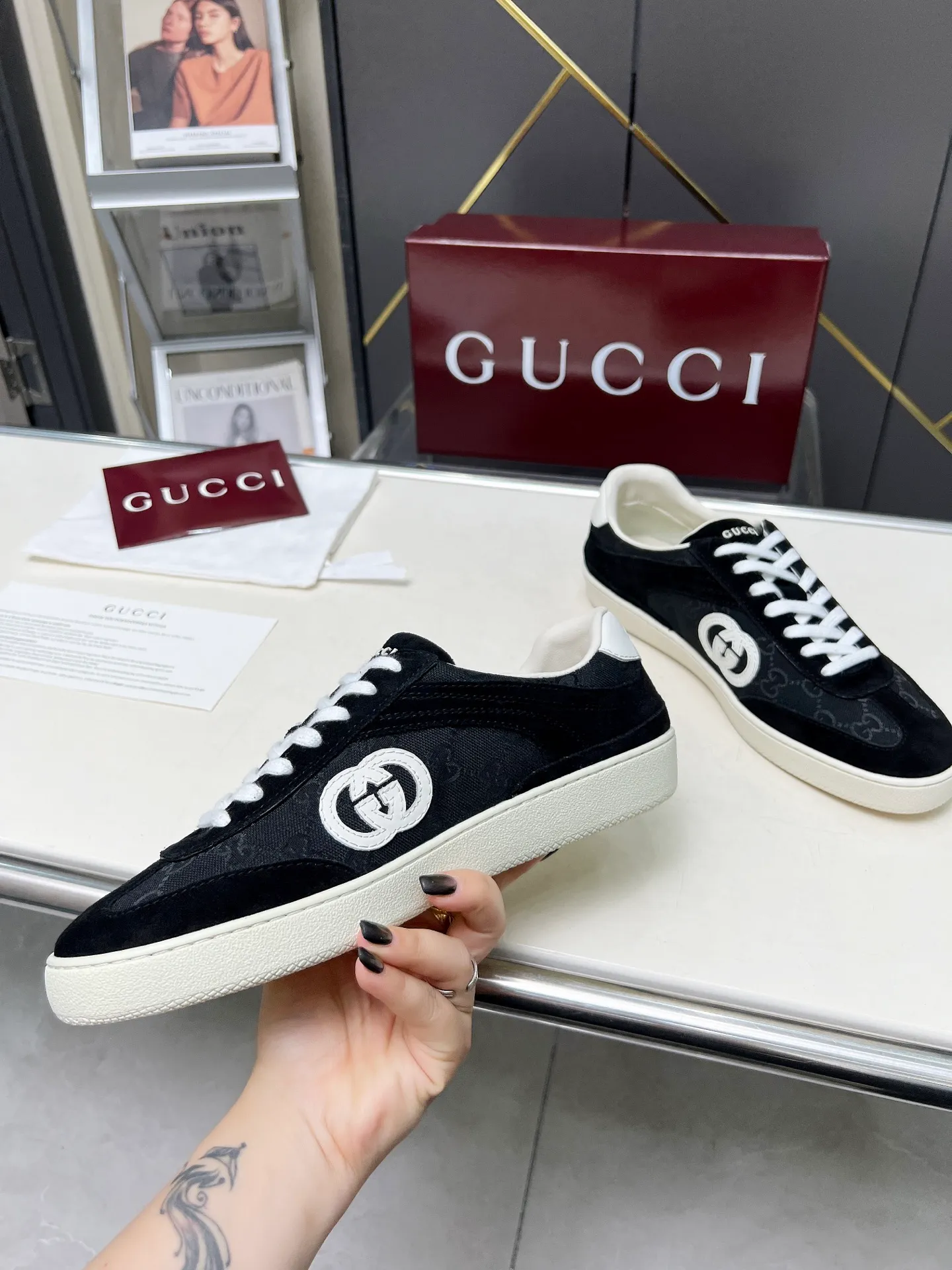 👟👟Ex-factory price 520👟👟 High version GUCCI's latest moral training shoes🔥🔥Double G leather with three-dimensional Gucci letters. The 3D effect creates a free flowing texture of the entire shoe, smooth line design. Light, comfortable and breathable, women's size 35-40, men's size 39-45